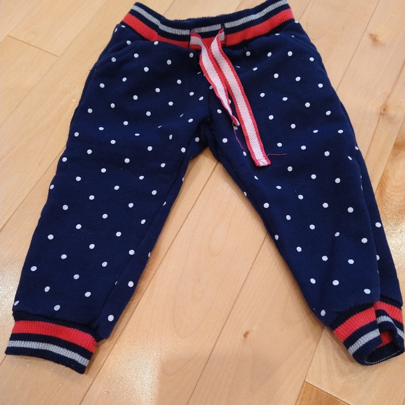 6-12m poco piano Navy white polkadot track suit red cuffs - Picture 11 of 13